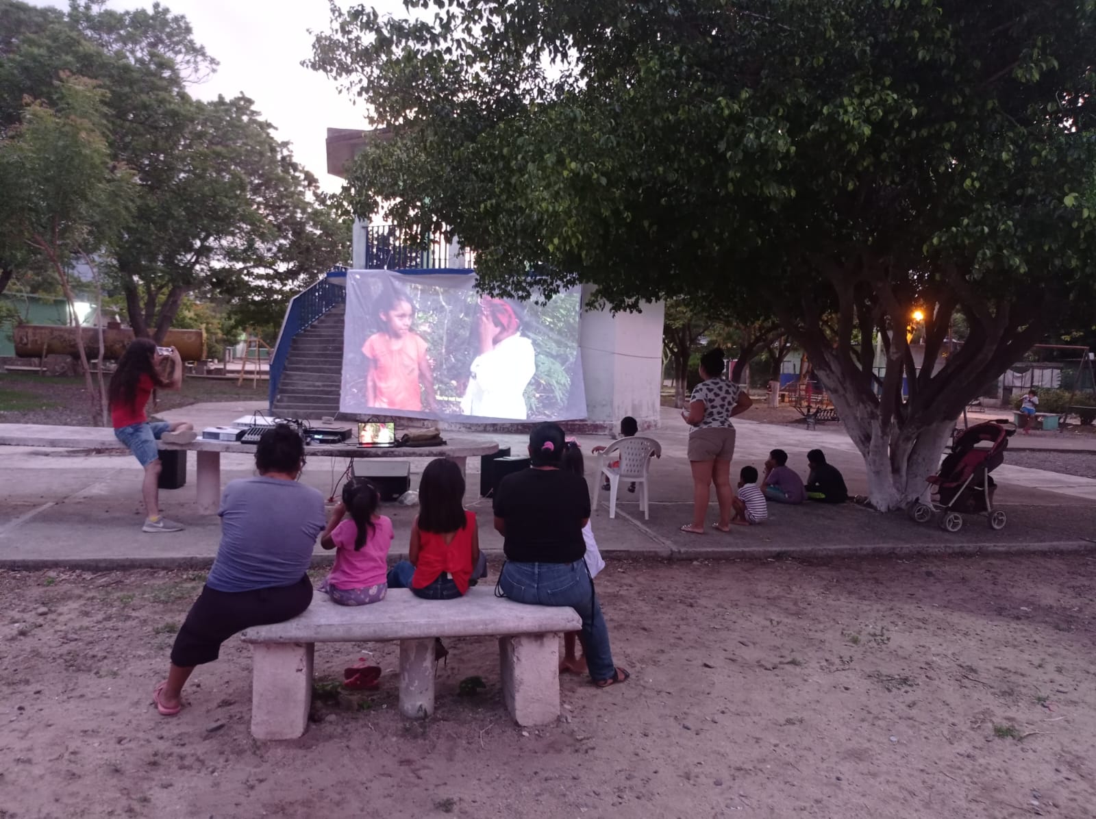 Actividad Cultural Comunitaria: Cine sillita en Blasi Vega